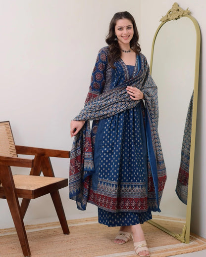 KLOSIA Women Printed Anarkali Kurta and Pant Set with Dupatta (in, Alpha, L, Teal Blue)